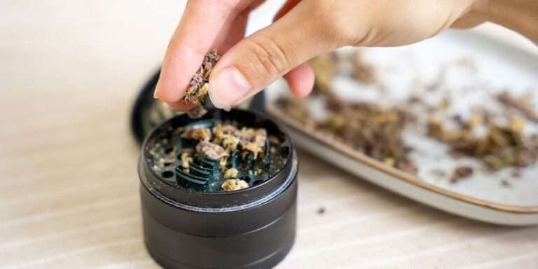 apprenez à réaliser la décarboxylation du cannabis au four pour activer ses principes actifs et optimiser ses effets dans vos préparations maison.